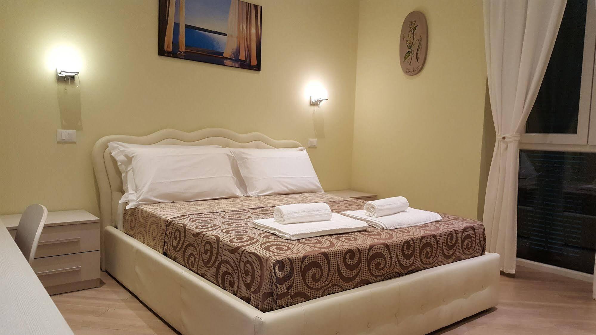Guest House Le Tre Spezie Специя Экстерьер фото