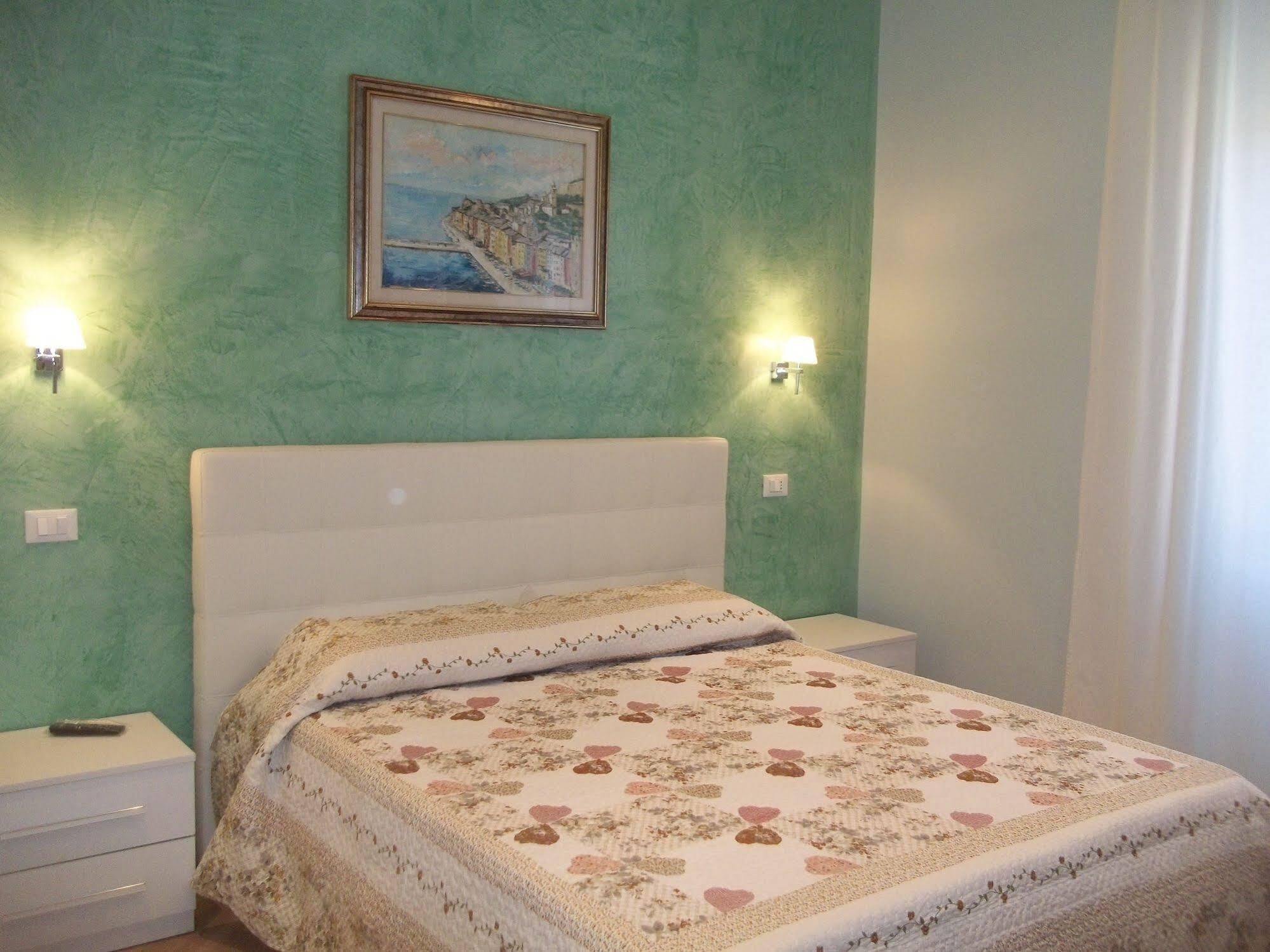 Guest House Le Tre Spezie Специя Экстерьер фото