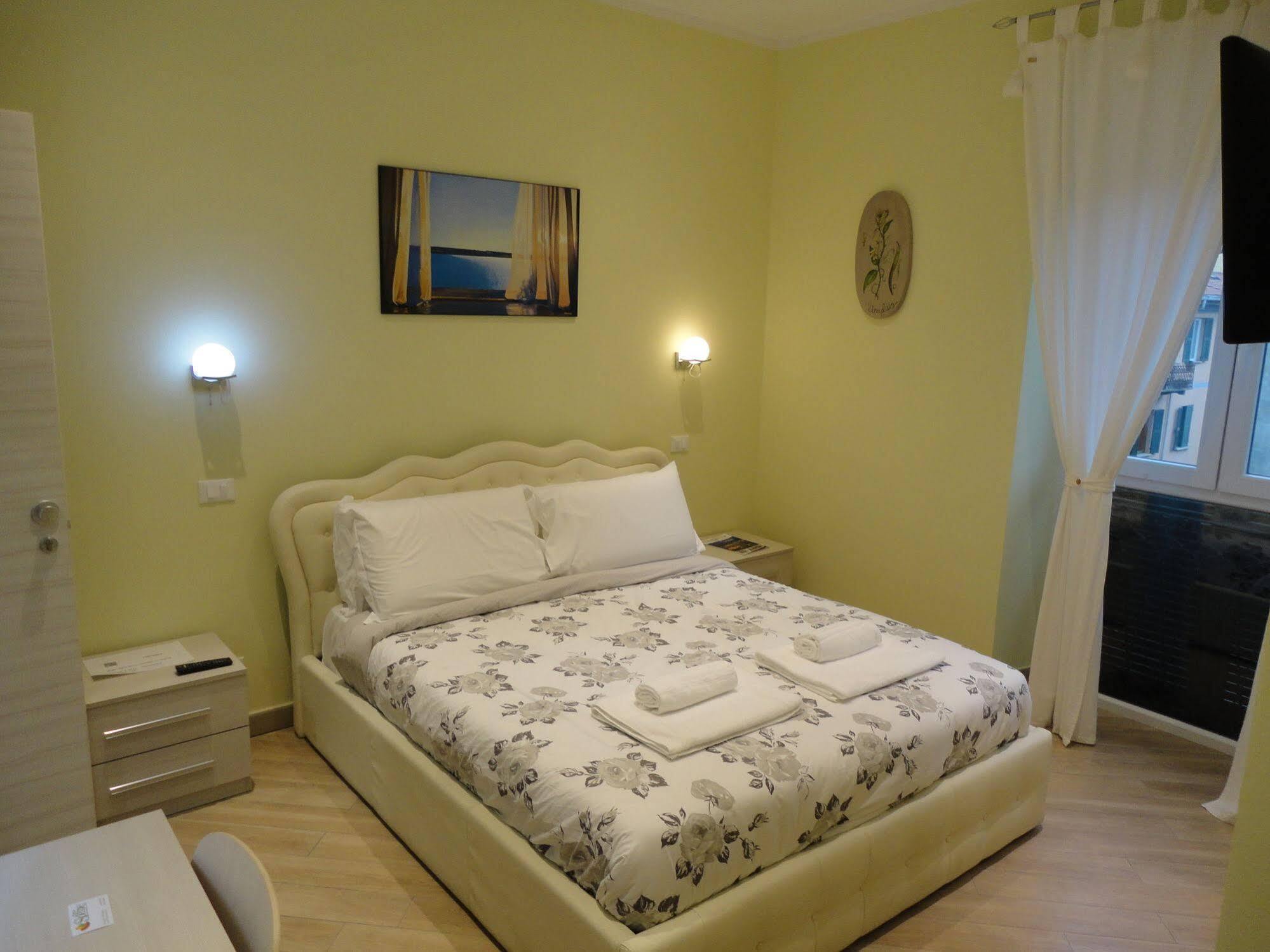 Guest House Le Tre Spezie Специя Экстерьер фото