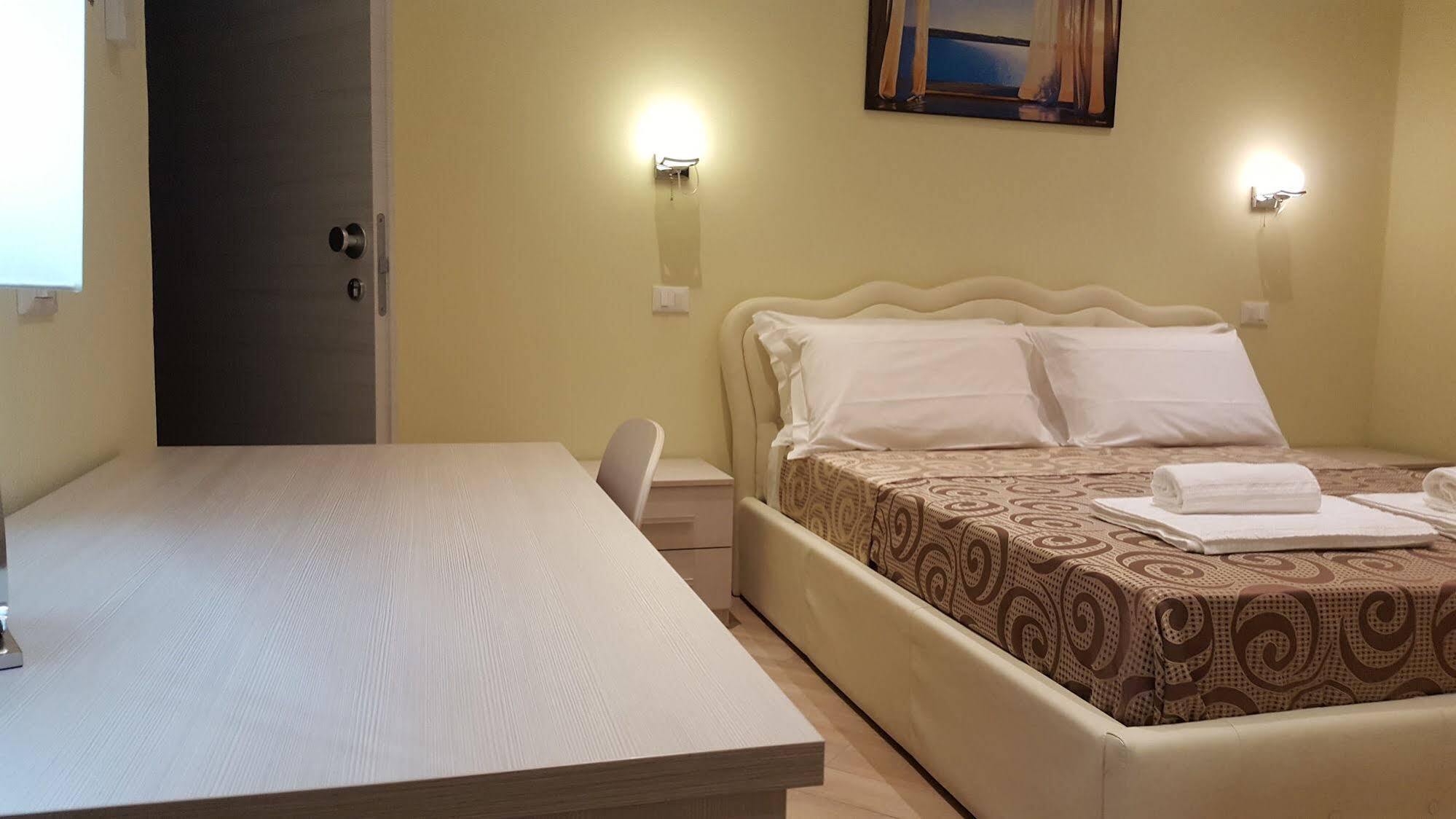 Guest House Le Tre Spezie Специя Экстерьер фото